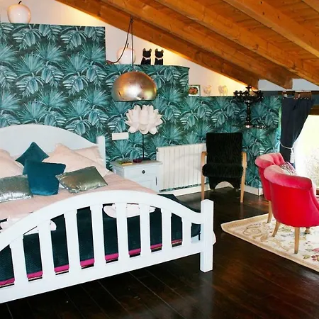 La Casita De